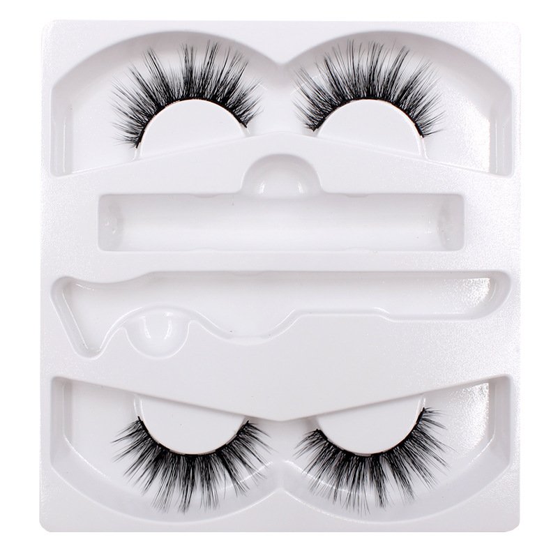 Reusable Magnetic Eyelash Kit – Lashes, Magnetic Eyeliner & Applicator - Image 9
