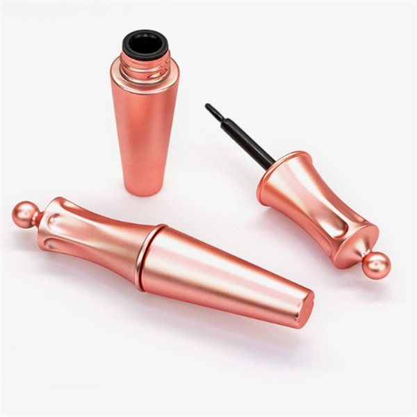 Reusable Magnetic Eyelash Kit – Lashes, Magnetic Eyeliner & Applicator - Image 3